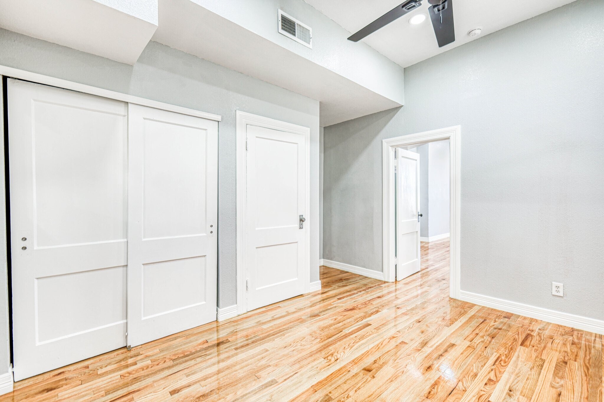 Building Photo - 1123 N El Paso St