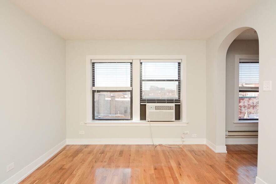 Building Photo - 562 W Arlington Pl