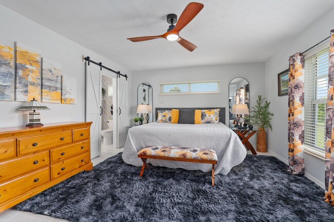 Building Photo - 2186 SE Wild Meadow Cir