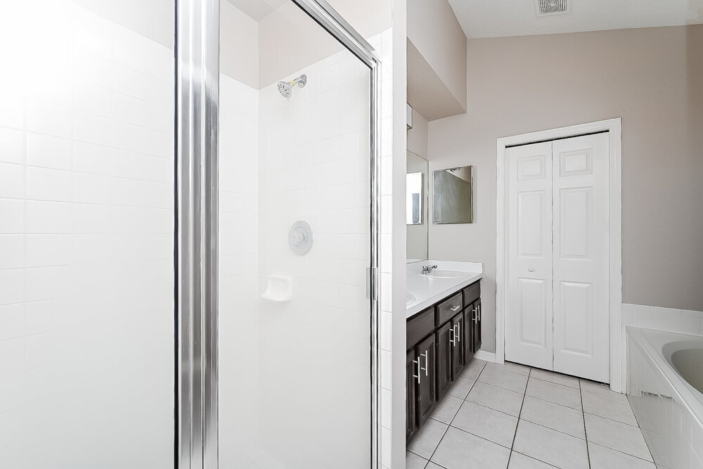 Building Photo - 6152 Weatherwood Cir