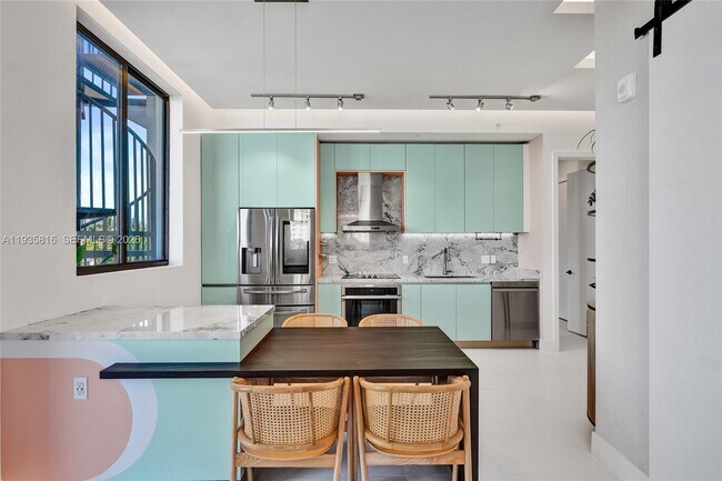 Building Photo - 1030 15th St