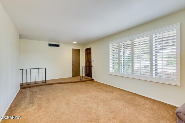 Building Photo - 1536 E Gemini Dr