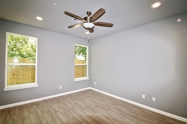 Building Photo - 4238 Aledo St