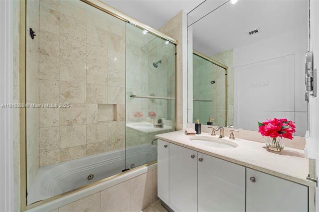 Building Photo - 901 Brickell Key Blvd