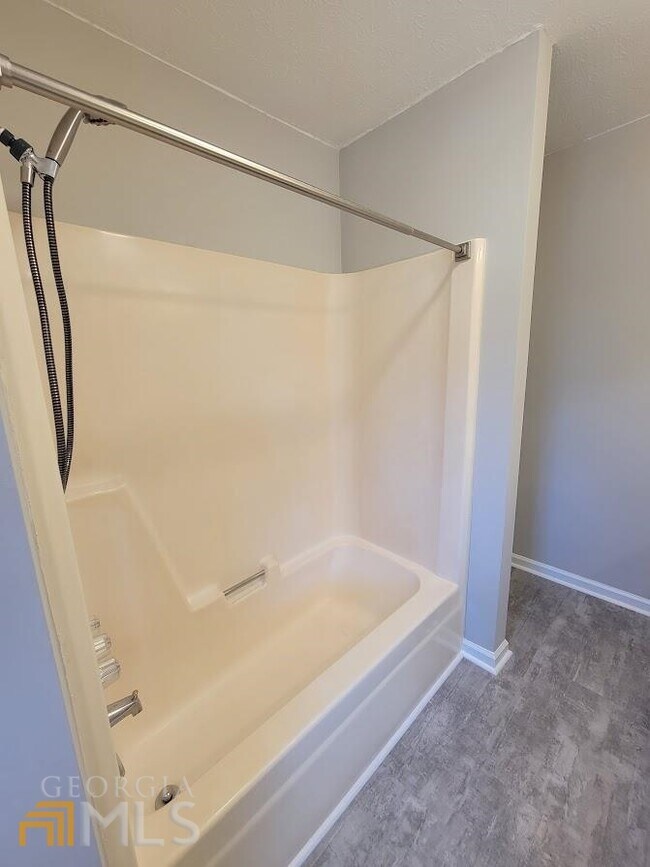 Building Photo - 25 Elberta Dr