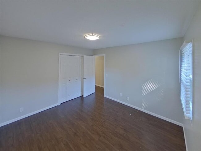 Building Photo - 1455 Oakdale Ave