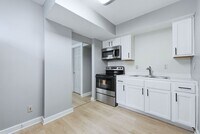 Building Photo - Three bedroom available for an immediate move in!