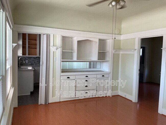 Building Photo - 1143 Wall St