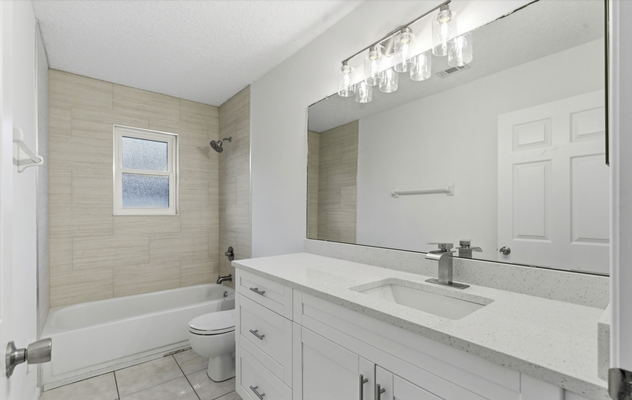 Building Photo - 8510 Majestic Oaks Dr S