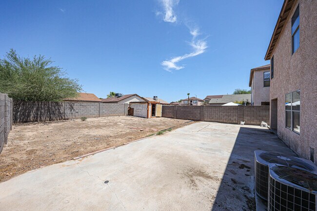 Building Photo - 11816 W Rosewood Dr
