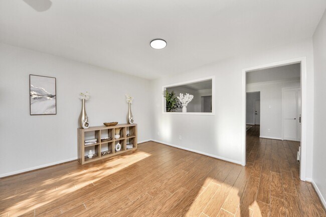 Building Photo - 18209 Vinland Dr