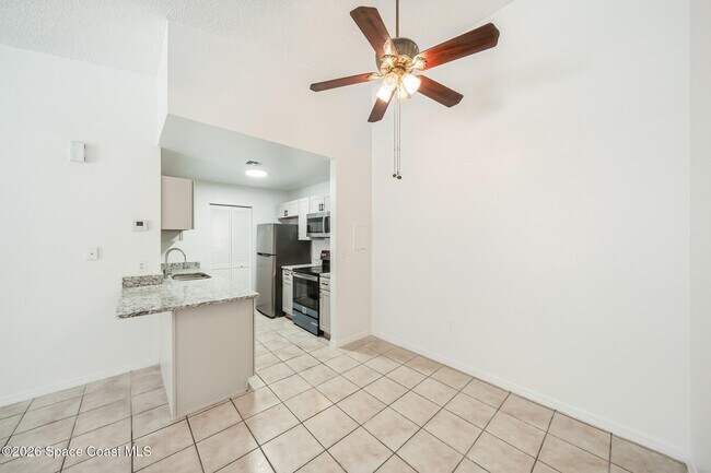 Building Photo - 422 Thor Ave SE