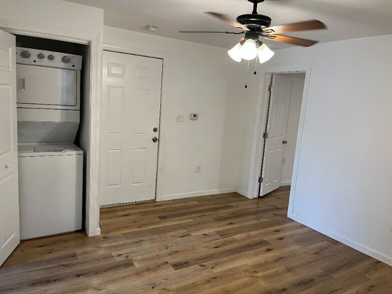 Building Photo - 1003 Clifton Ave