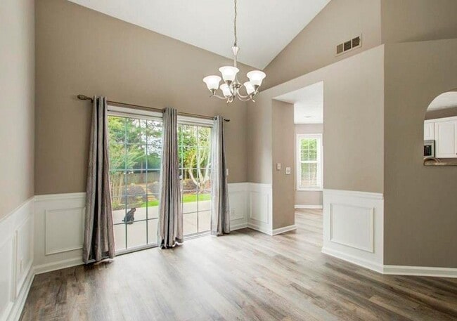 Building Photo - 3321 Serenade Ct