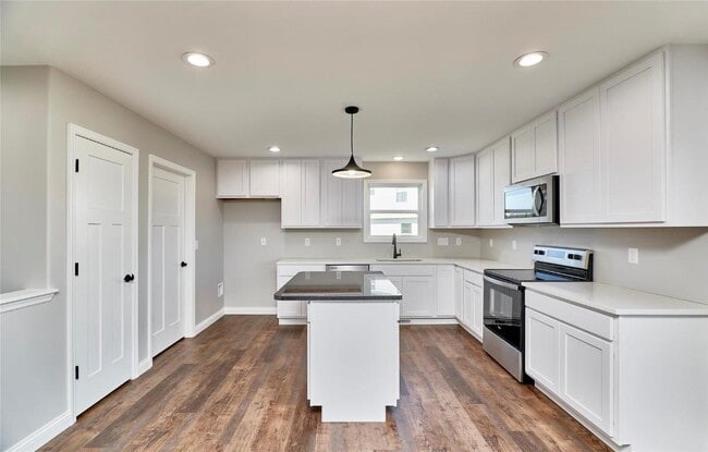 Building Photo - 403 Andrew Joseph Dr