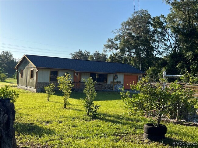Building Photo - 1711 N Croft Ave