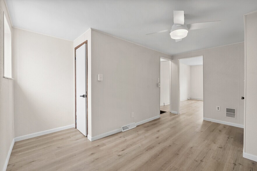 Building Photo - 138 S 17th St