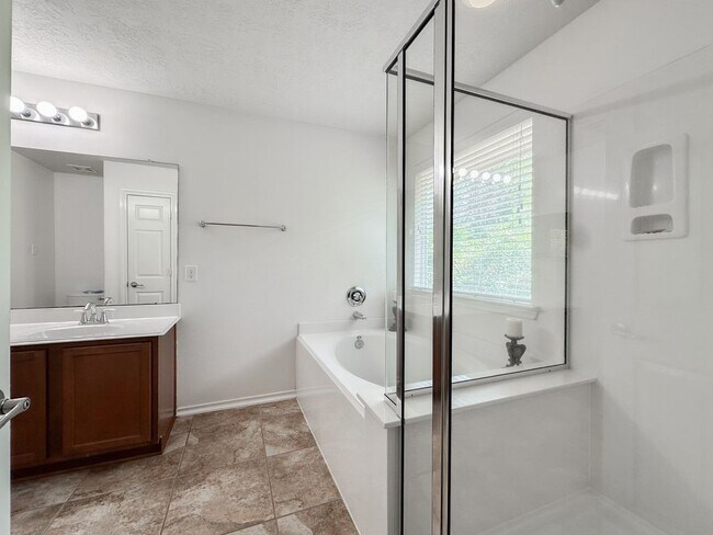 Building Photo - 3 Fairlee Ct