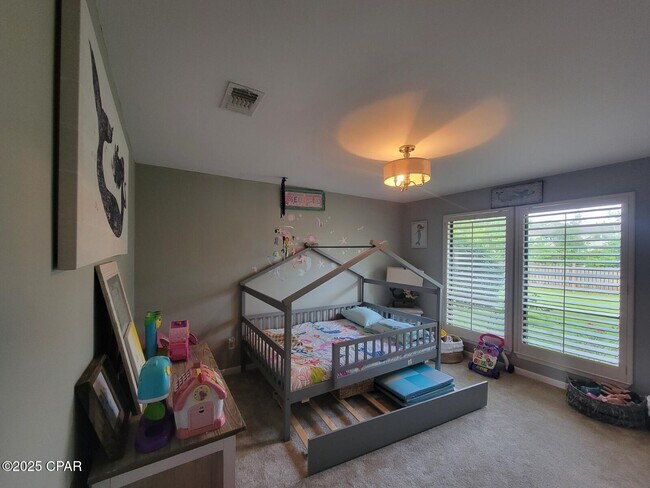 Building Photo - 633 Amberjack Dr