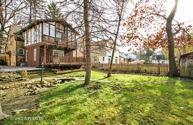 Building Photo - 920 Juniper Rd