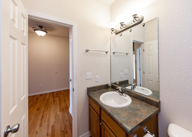 Building Photo - 5607 University Village View