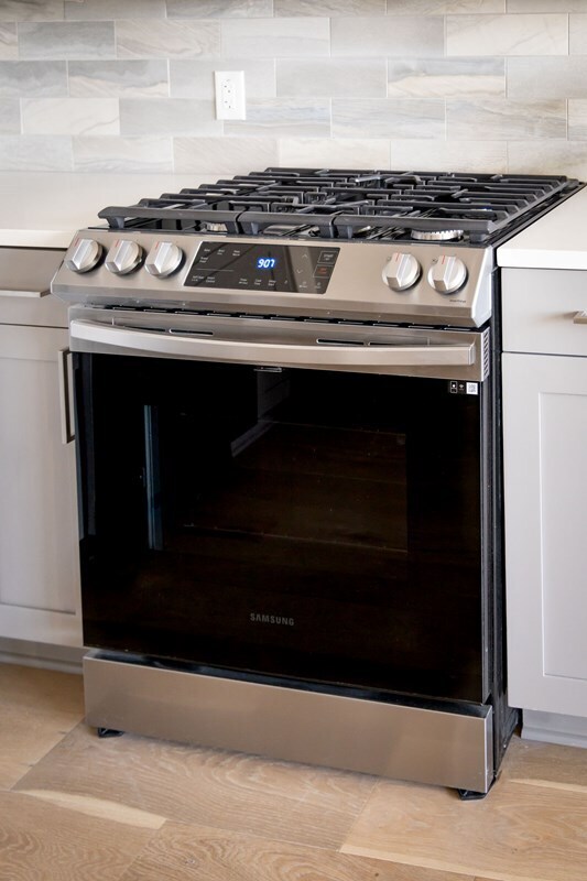 Building Photo - Modern 3-Bedroom Apartment with Smart Home...