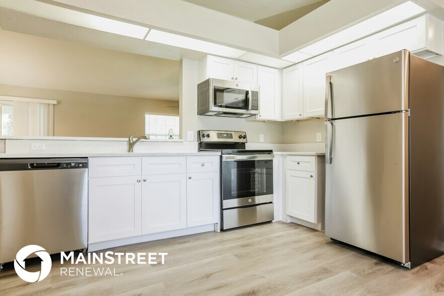 Building Photo - 4701 Brickell Dr