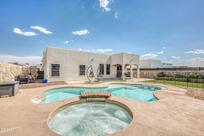 Building Photo - 12315 Houghton Springs Dr