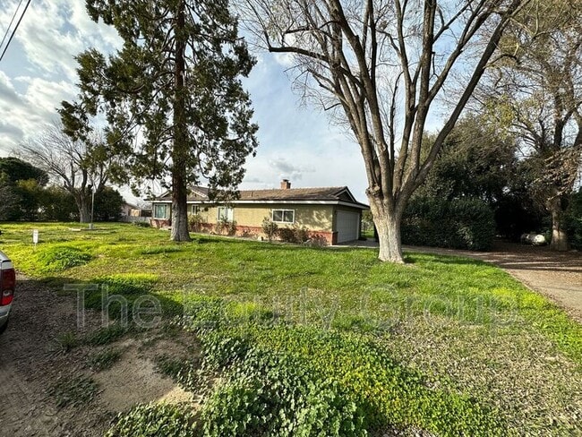 Primary Photo - 2040 W Linda Vista Ave