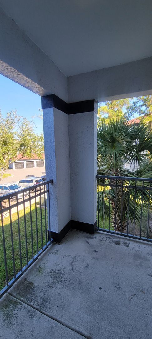 Building Photo - The Greens - 4221