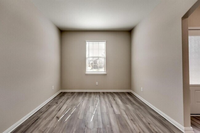 Building Photo - 318 Foster Ln