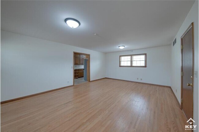 Building Photo - 6402 E 11th St N