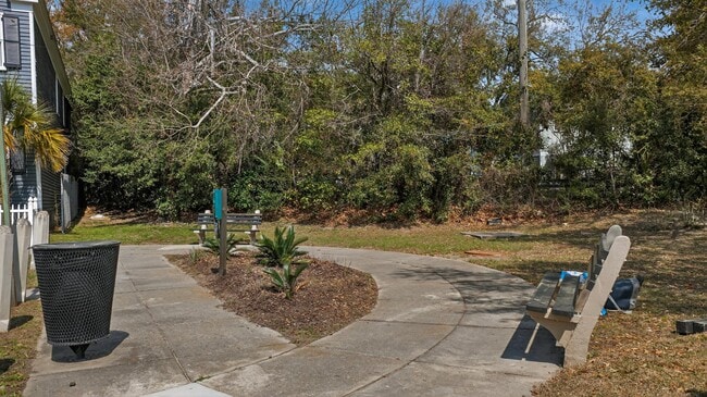 Building Photo - 89 Fishburne St