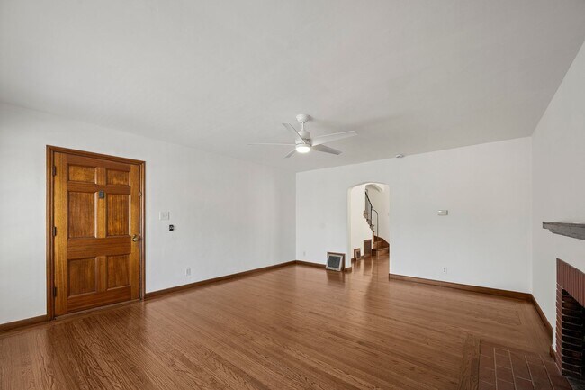 Building Photo - North Berkeley 2 Bedroom Rare Finds!