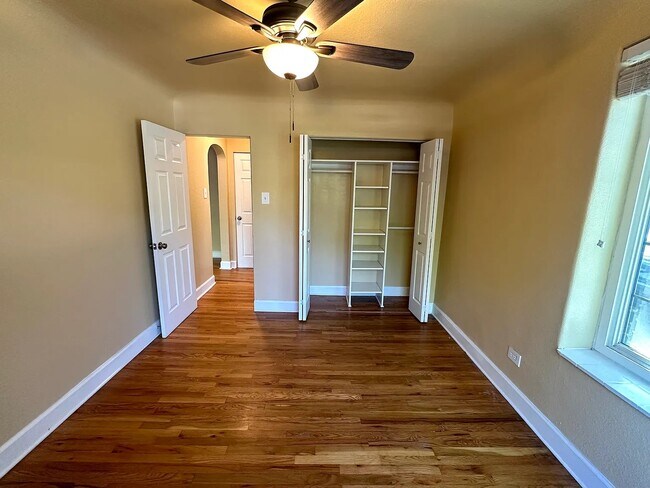 Building Photo - Apex 1101