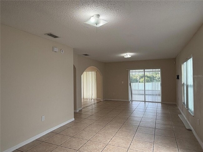 Building Photo - 758 Burlwood St