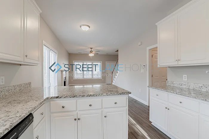 Building Photo - 3520 Wescott Dr NW