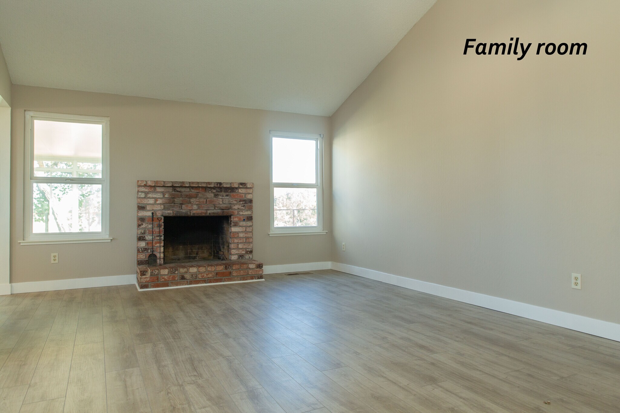 Family room - 2229 San Remo Way