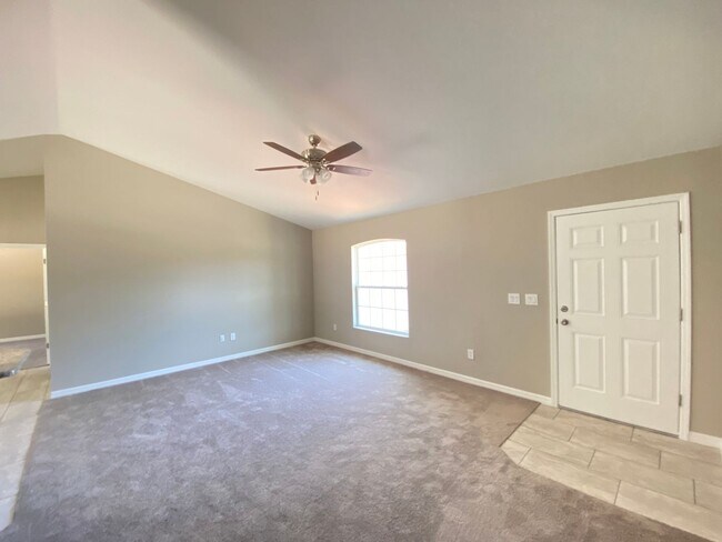 Building Photo - NEW CONSTRUCTION - Desirable SW Ocala Neighborhood 3/2/2 *WON'T LAST*