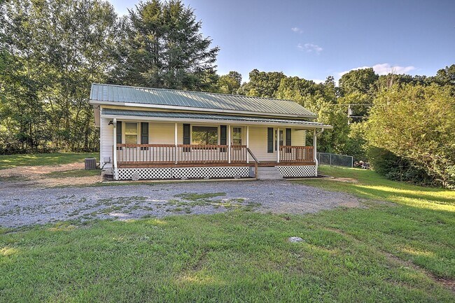 Building Photo - 875 S Pickens Bridge Rd