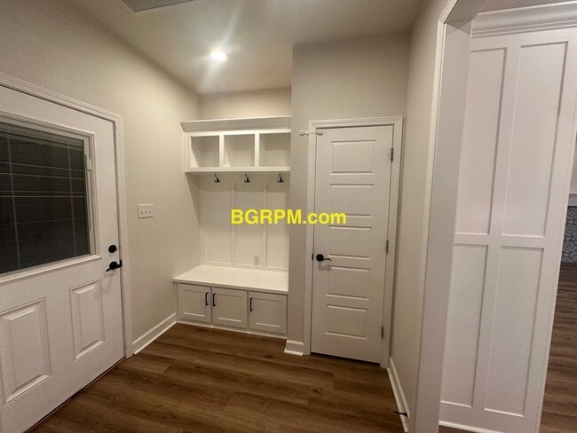 Building Photo - 4 BD 2 BA