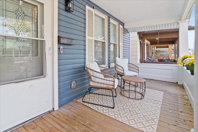 Building Photo - 40 S Richardson Ave