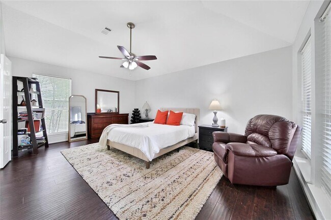 Building Photo - 21403 Hadrian Dr