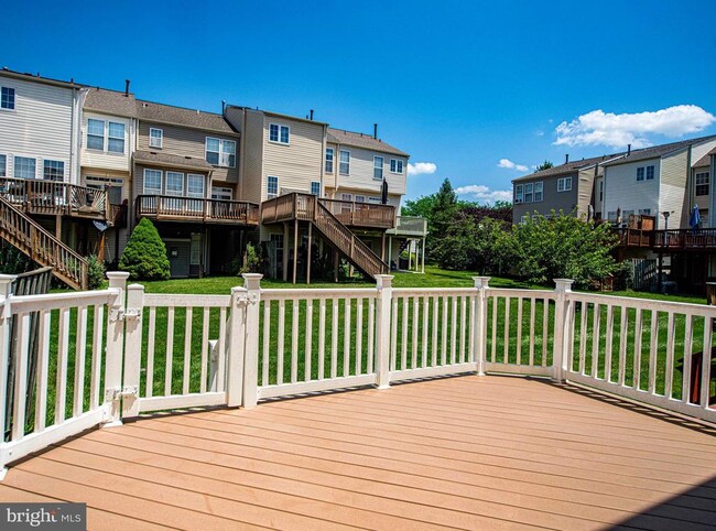 Building Photo - 9736 Morningview Cir