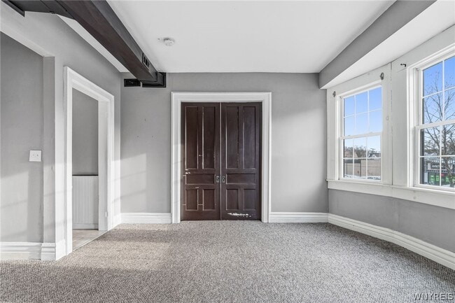 Building Photo - 2114 Seneca St