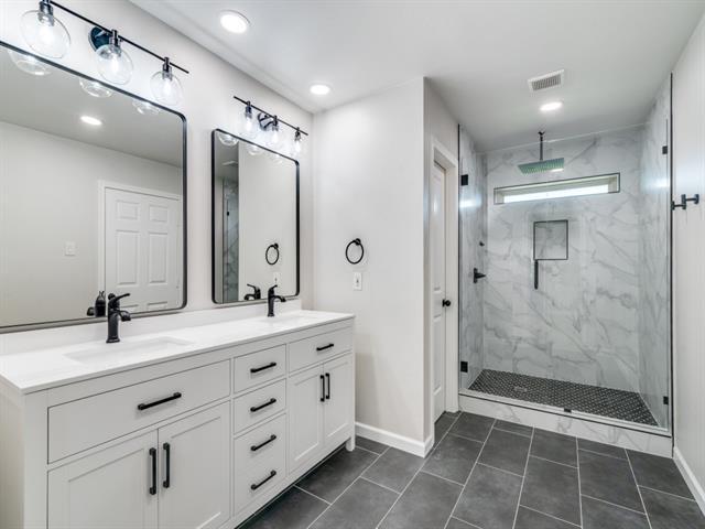 Building Photo - 2513 Lawnview Dr