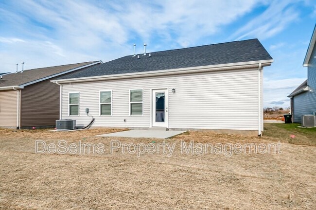 Building Photo - 1529 Holton Rd