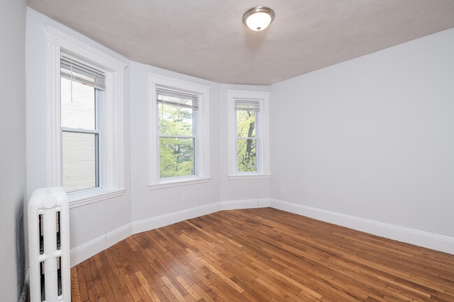 Building Photo - 49 Worthington St