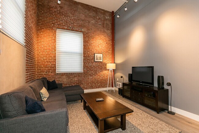 Building Photo - 400 Spear St