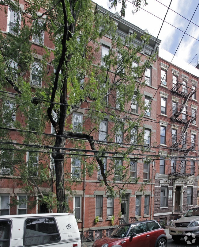 Building Photo - Del Forno Apartments